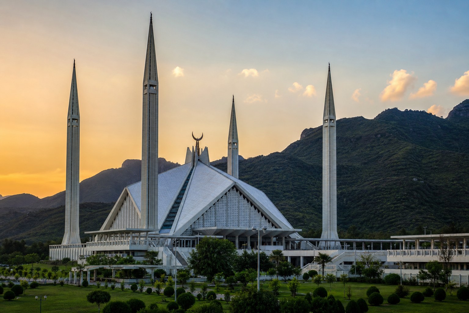 Faisal Mosque, Islamabad — landmark of Pakistan